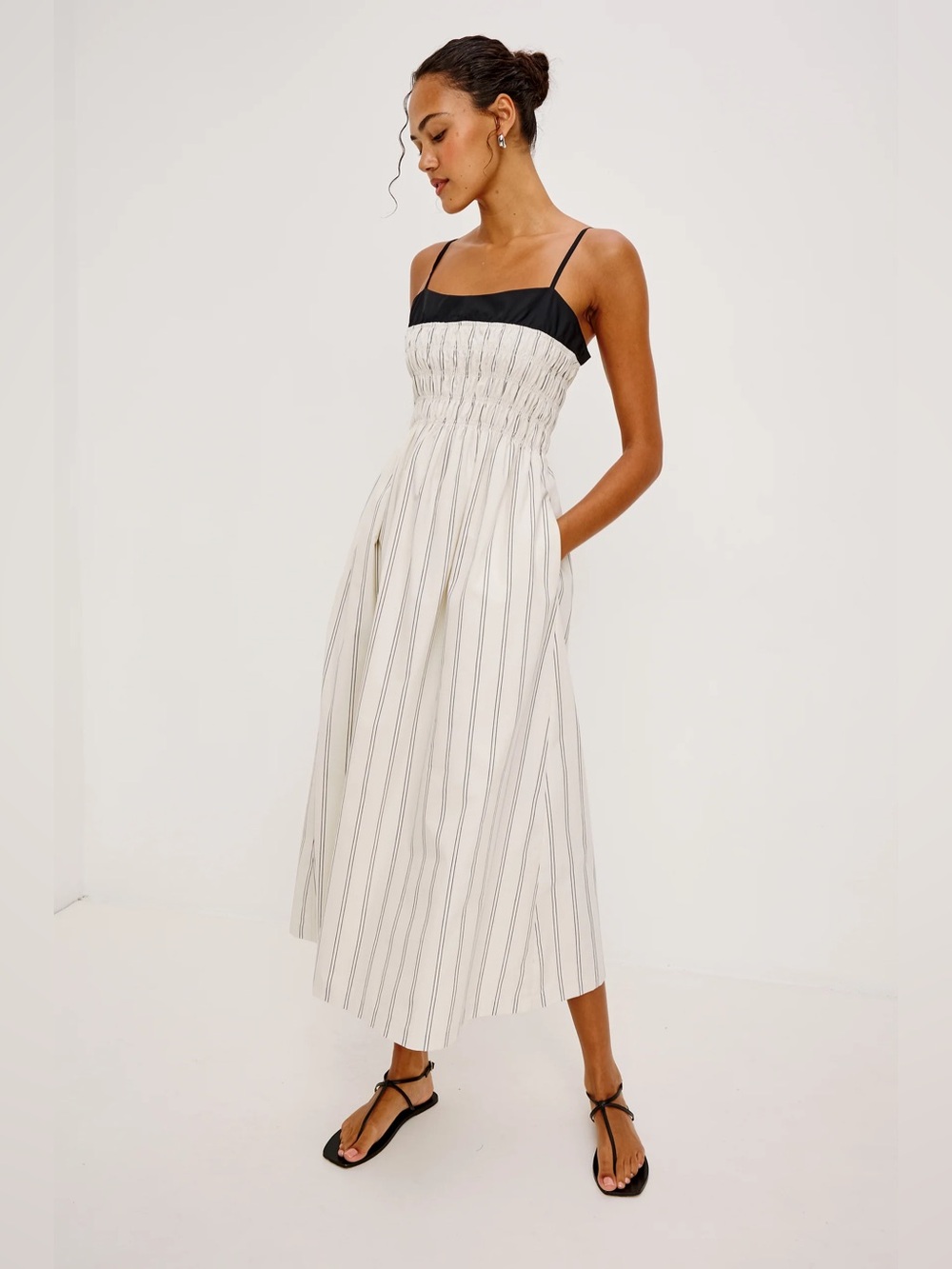Rails Primrose Dress
Palma Stripe Black & White Smocked Midi Dress - Picture 2 of 8